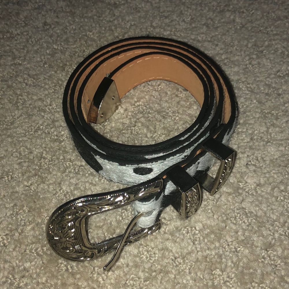 COW PRINT BUCKLE BELT